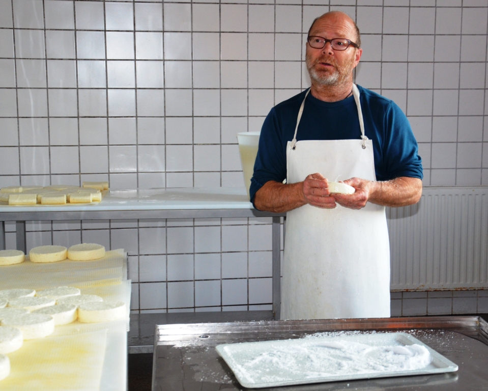 Robert Paget of Bufala-Connection explaining the intricacies of gourmet cheese making
